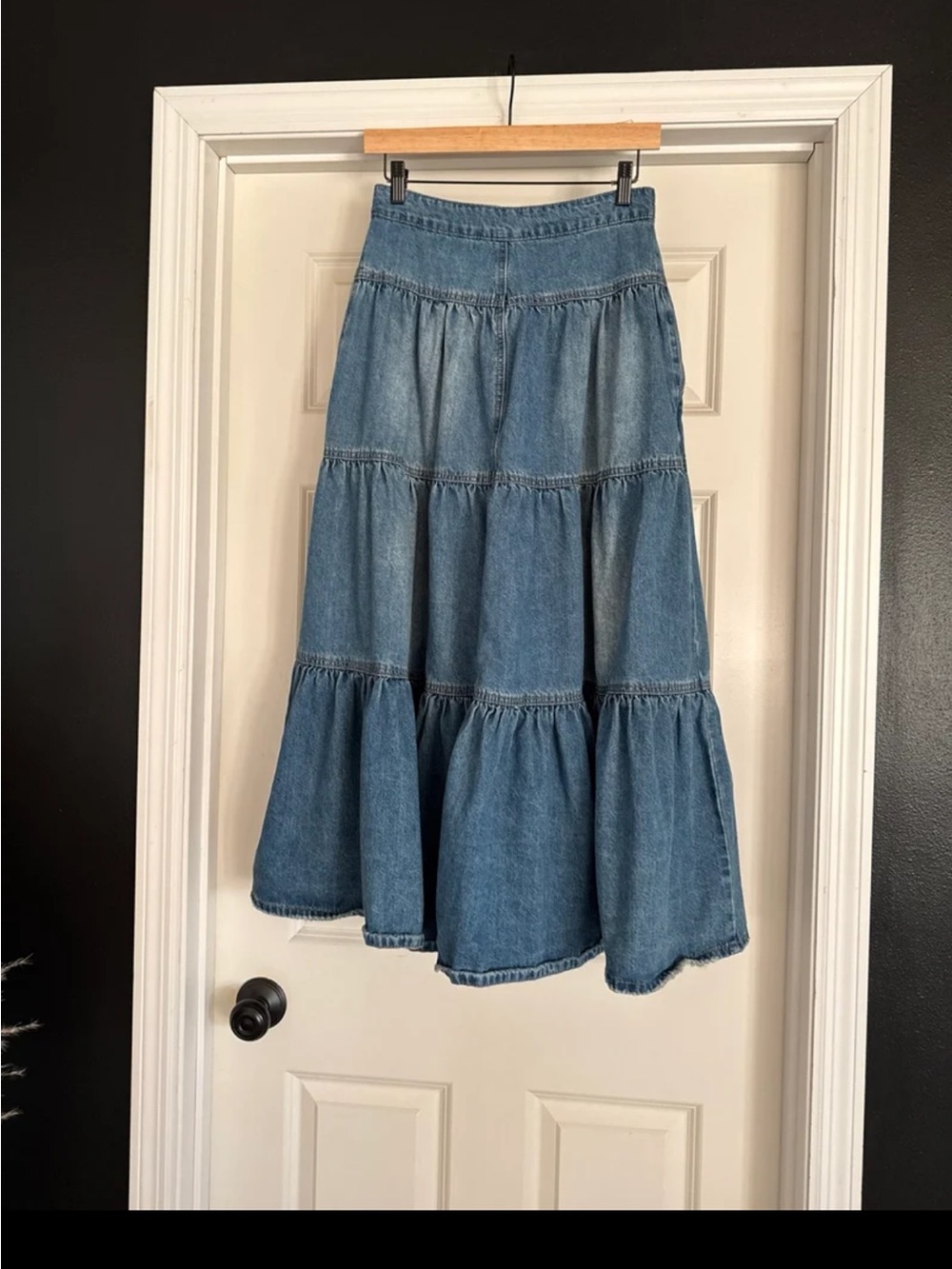 Veveret Ready to Ship Tiered Denim Maxi Skirt size Small - Picture 8 of 12